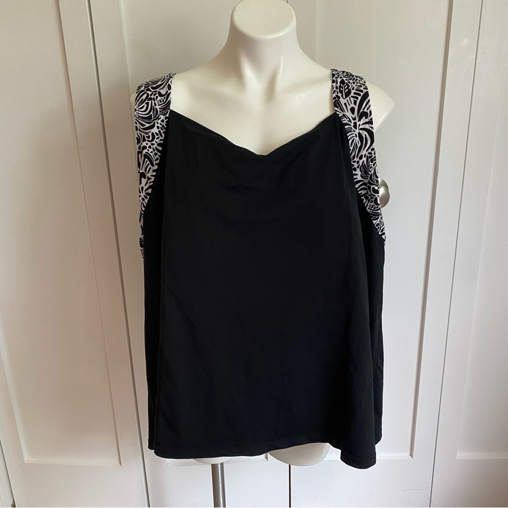 Used in Great Condition Junonia Black/White Plus Size (6X) Swim Racer Back Tank